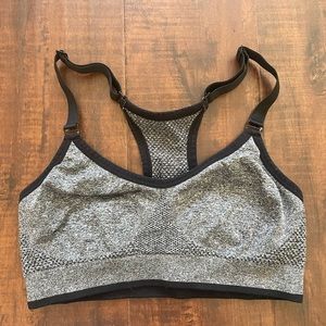 Medium impact sports bra - gray